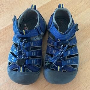 Keen toddler sandals Blue NEW never worn